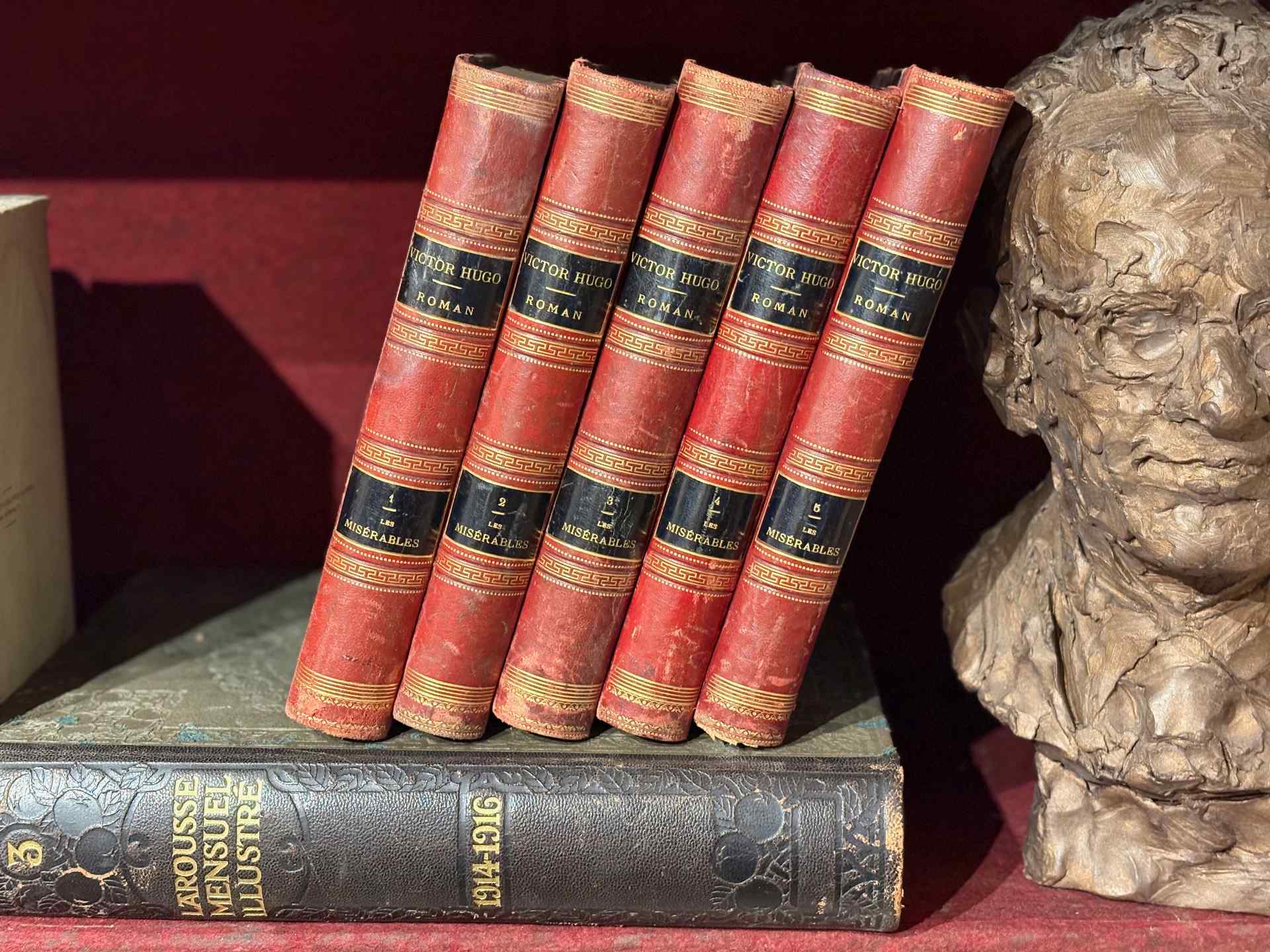 5 Volume Les Misérables Collection
